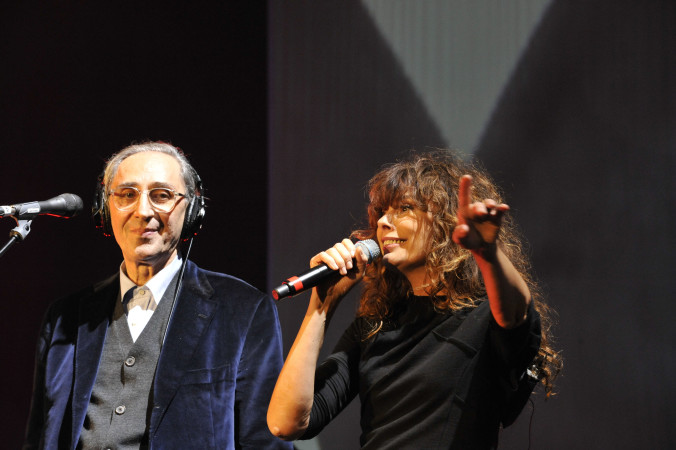 © Massimo Forchino / lapresse
12-11-2009 Sanremo, Italia
spettacolo
Premio Tenco - Festival della Canzone d'Autore
Nella Foto:Alice e Battiato