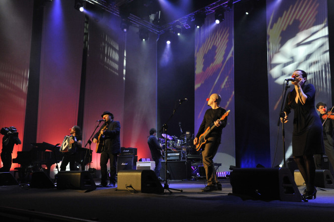 © Massimo Forchino / lapresse
12-11-2009 Sanremo, Italia
spettacolo
Premio Tenco - Festival della Canzone d'Autore
Nella Foto:Yo Yo Mundi