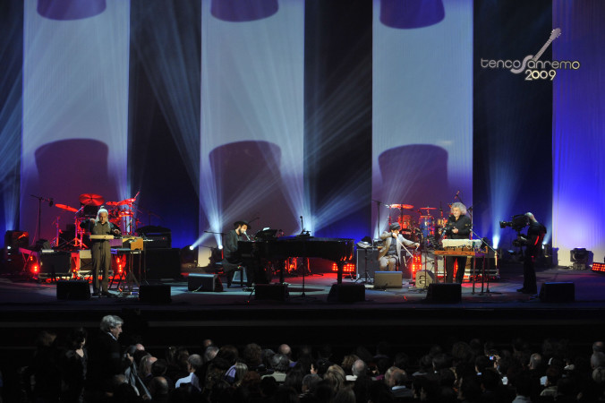 © Massimo Forchino / lapresse
13-11-2009 Sanremo, Italia
spettacolo
Premio Tenco - Festival della Canzone d'Autore
Nella Foto: Vinicio Capossela